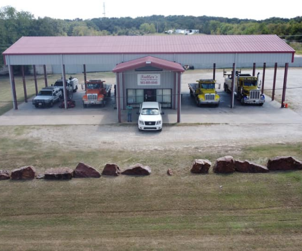 Store front of Fuller's Towing & Recovery in Terrell, TX